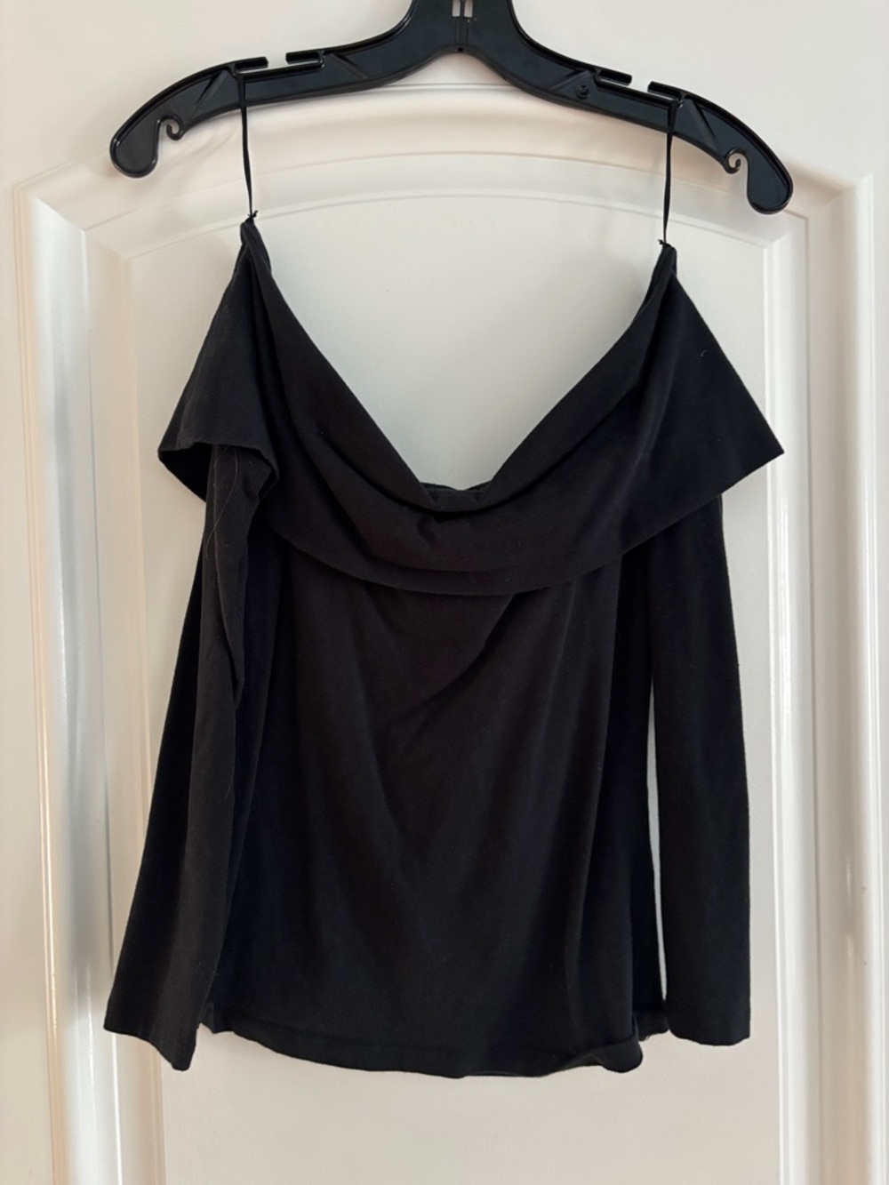Abercrombie off-the-shoulder top